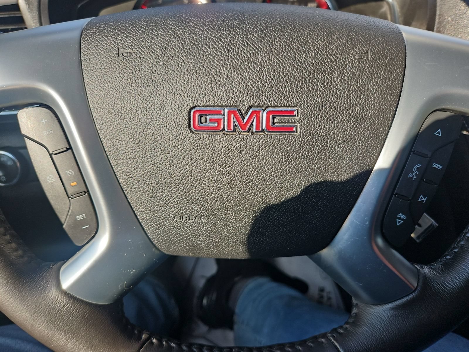 Used 2015 GMC Acadia SLE FWD image 29