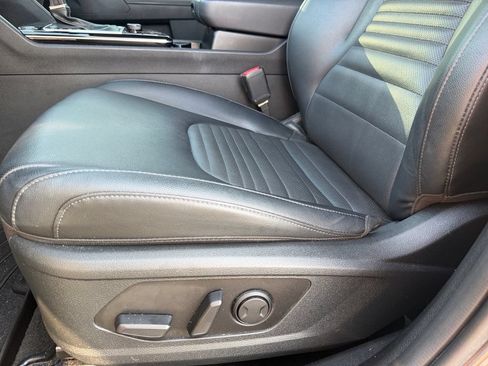 Used 2025 Kia Sportage SX FWD image 11
