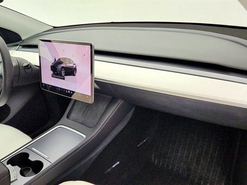 Used 2023 Tesla Model Y Long Range AWD/4WD image 29