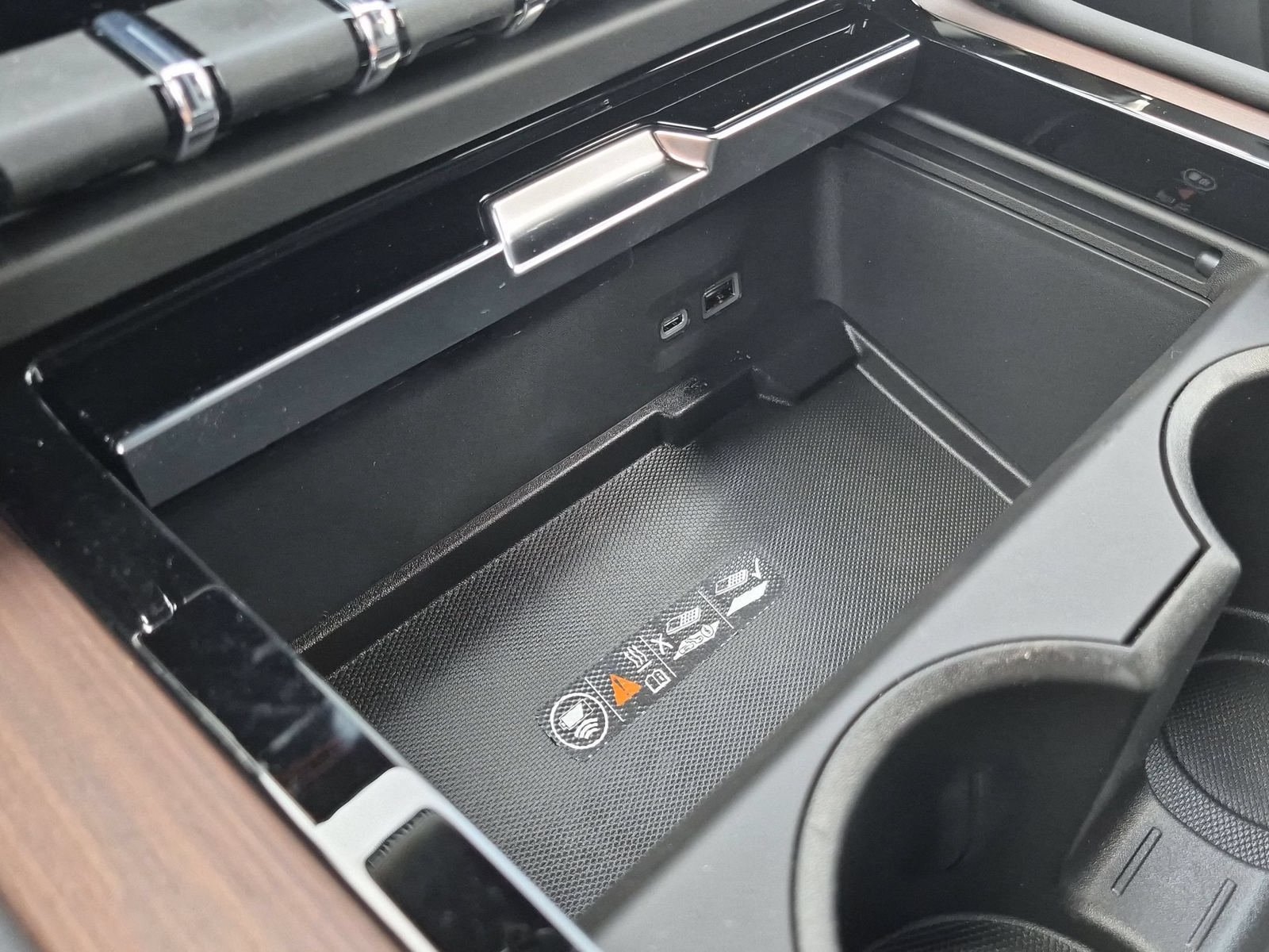 New 2026 GMC Yukon Denali w/ Denali Reserve Package AWD/4WD image 21