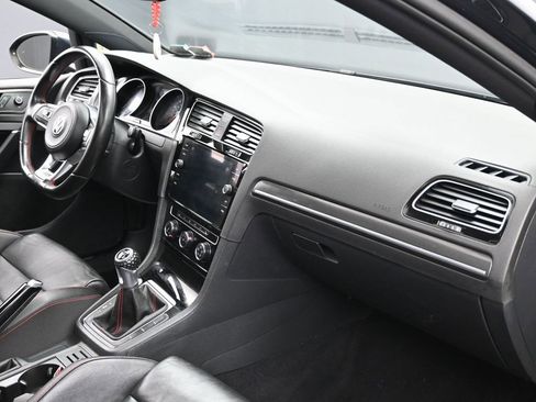 Used 2018 Volkswagen GTI SE w/ SE Leather Package image 34