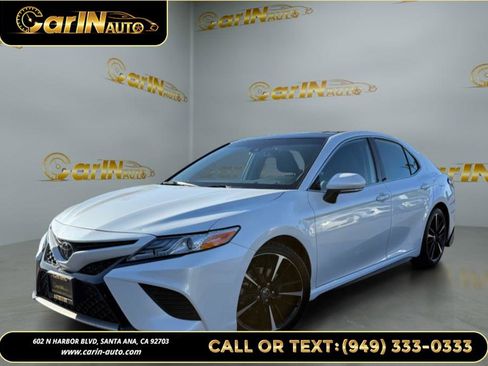 Used 2020 Toyota Camry XSE image 1