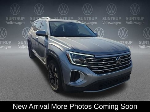 Used 2024 Volkswagen Atlas SEL AWD/4WD image 2