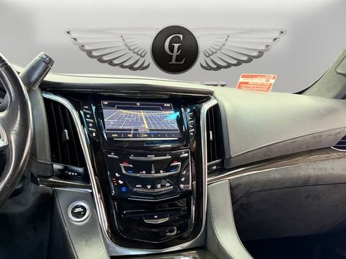 Used 2018 Cadillac Escalade Platinum image 10