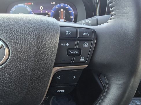 Certified 2023 Toyota Crown Platinum image 23