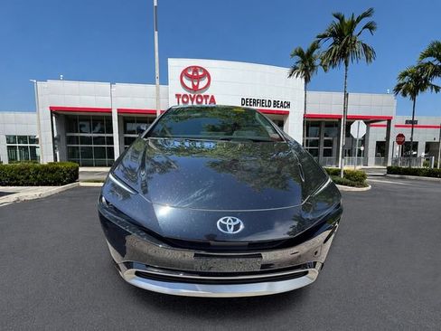 Used 2024 Toyota Prius Prime FWD image 2