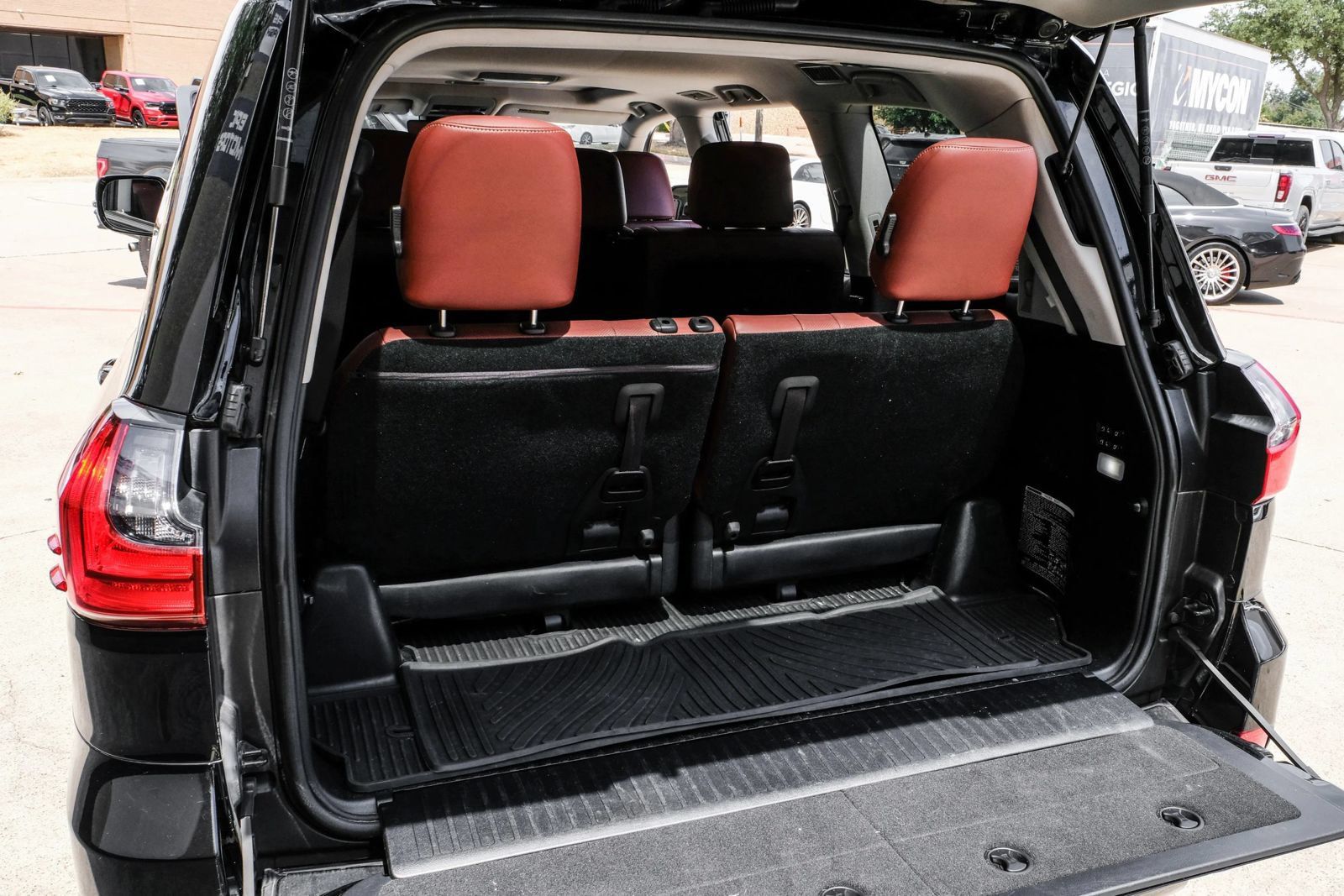 Used 2021 Lexus LX 570 4WD w/ Luxury Package image 50