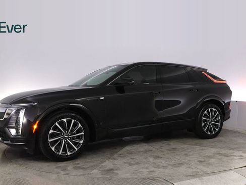 Used 2024 Cadillac Lyriq Sport AWD/4WD image 18