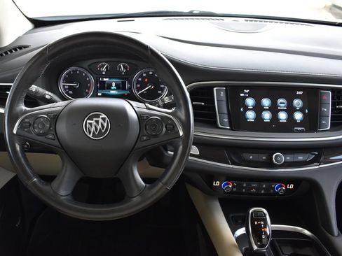 Used 2018 Buick Enclave Premium w/ Experience Buick Package FWD image 2