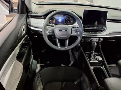 Used 2022 Jeep Compass Latitude AWD/4WD image 7