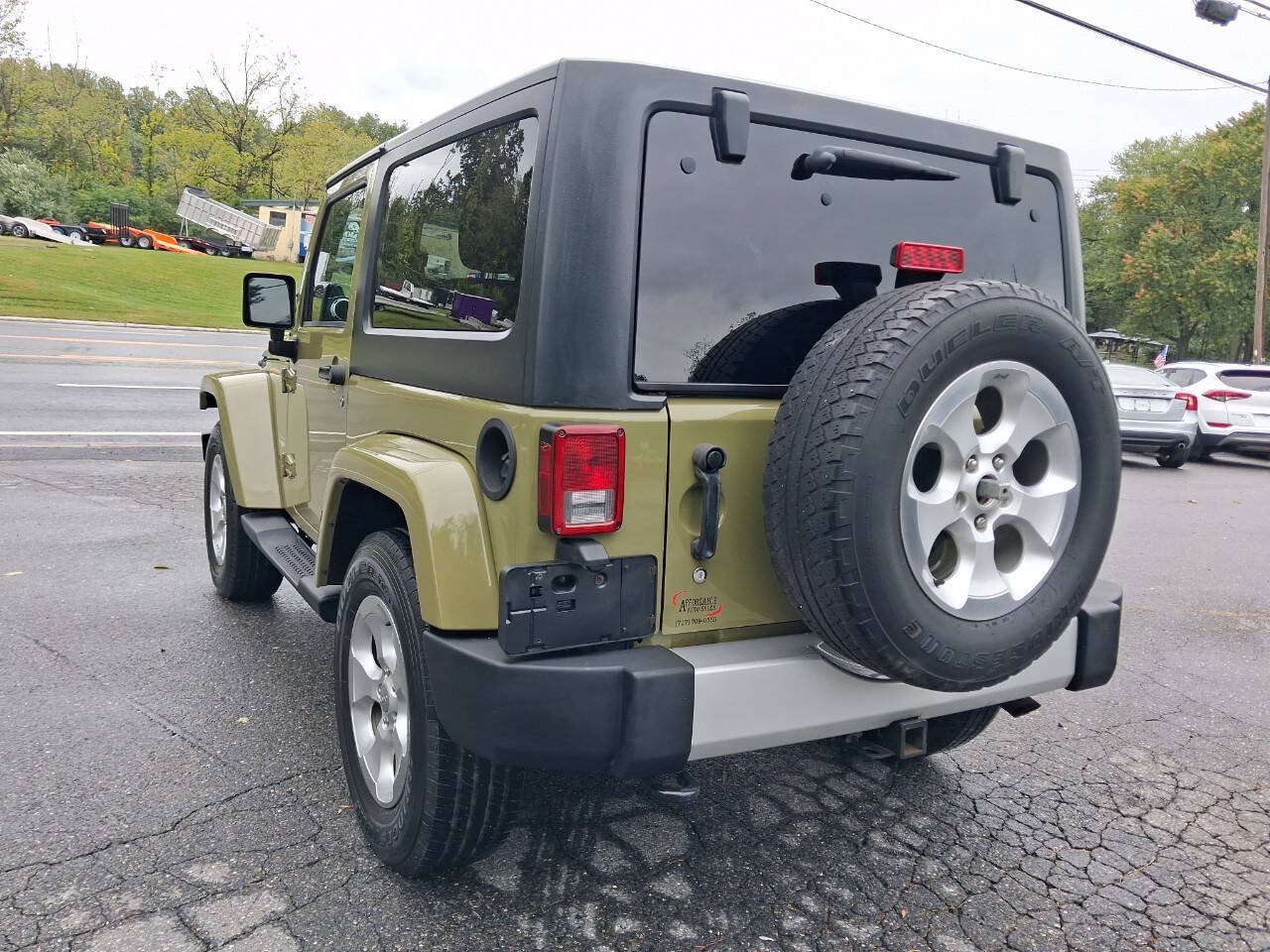 Used 2013 Jeep Wrangler Sahara w/ Connectivity Group AWD/4WD image 12