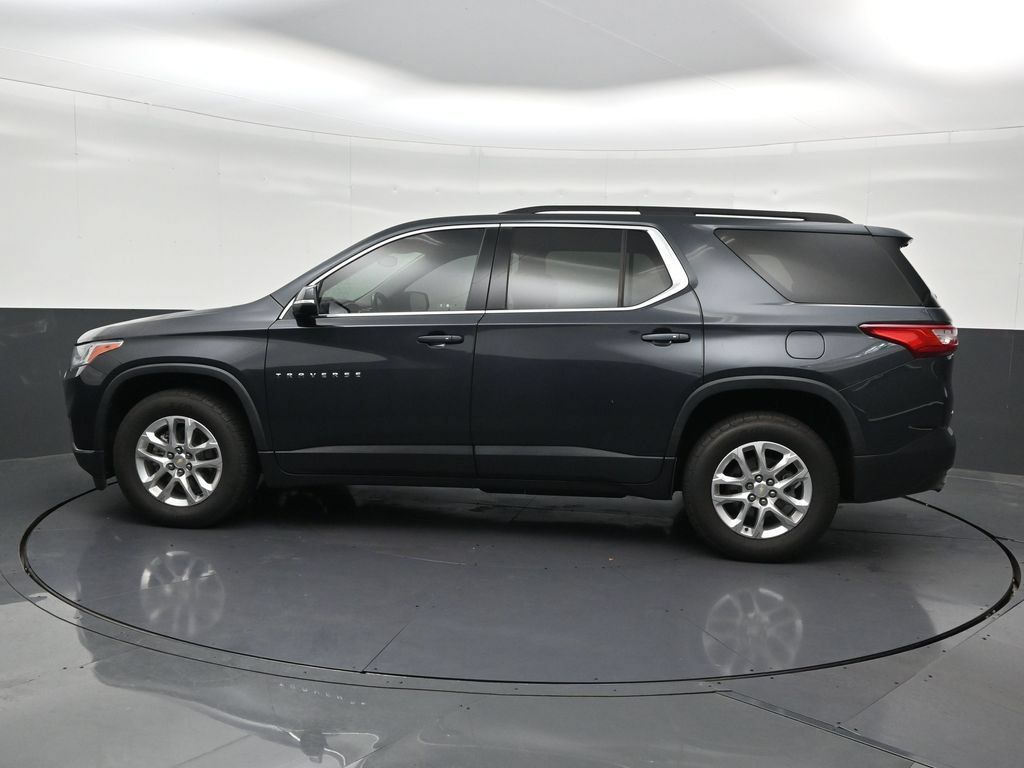 Used 2021 Chevrolet Traverse LT FWD image 2