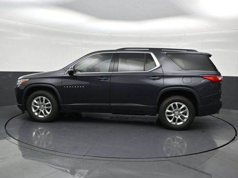 Used 2021 Chevrolet Traverse LT FWD image 2