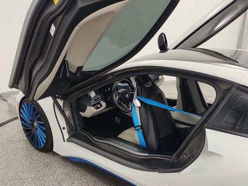 Used 2015 BMW i8 AWD/4WD image 34