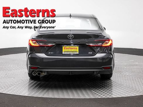 Used 2025 Toyota Camry SE FWD image 6