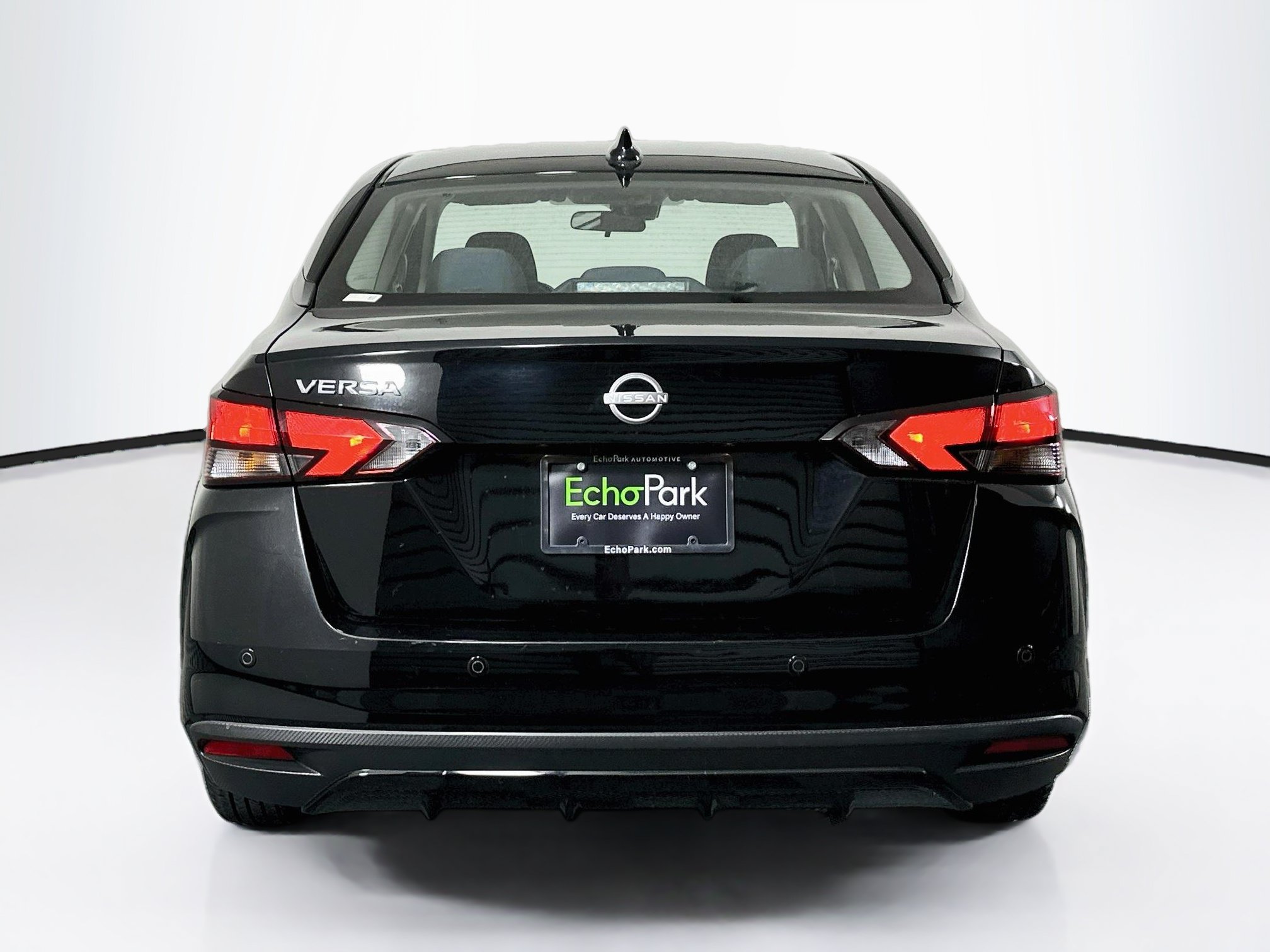 Used 2025 Nissan Versa SV FWD image 7