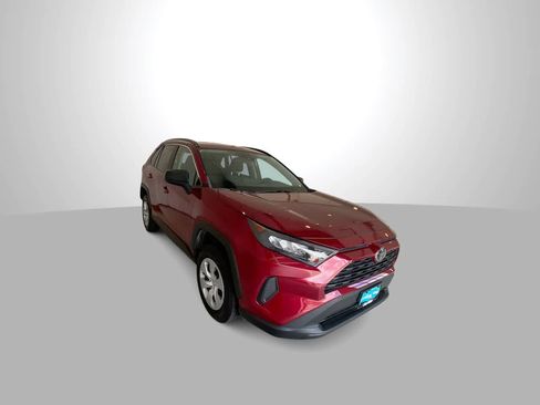 Used 2019 Toyota RAV4 LE AWD/4WD image 2