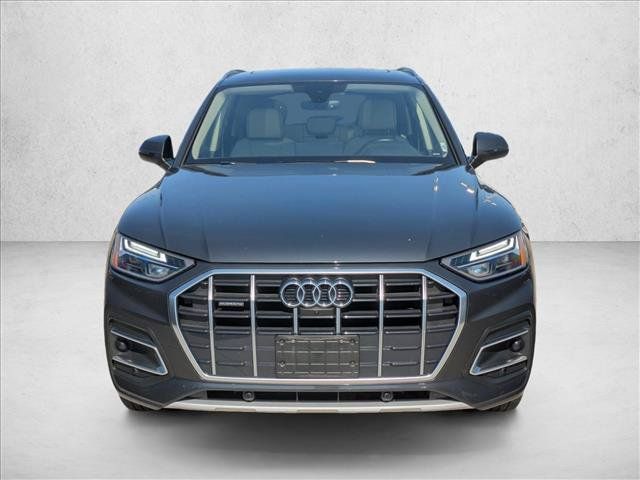 Used 2021 Audi Q5 2.0T Premium Plus w/ Premium Plus Package AWD/4WD image 2
