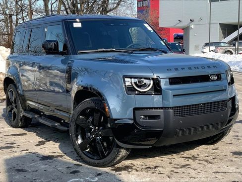 New 2026 Land Rover Defender 110 X-Dynamic SE image 2