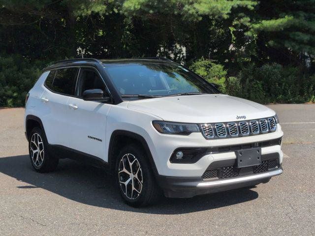 Certified 2024 Jeep Compass Limited w/ Sun and Sound Group AWD/4WD image 3