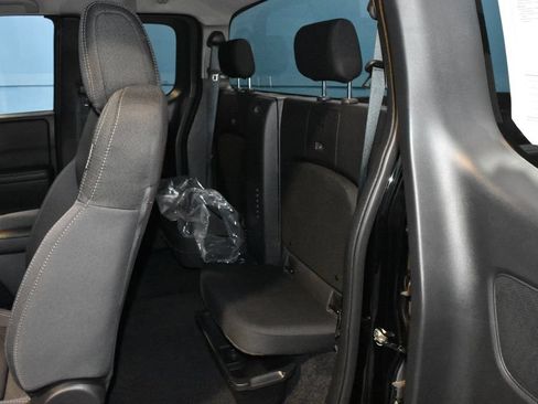 Certified 2025 Nissan Frontier SV AWD/4WD image 22
