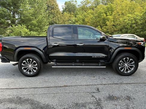 Used 2023 GMC Canyon Denali AWD/4WD image 8