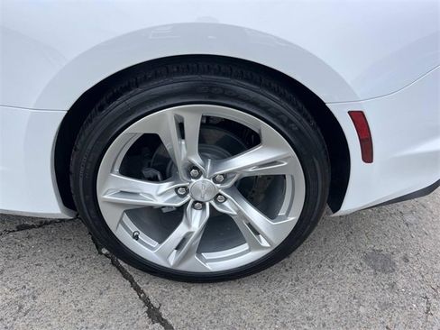 Used 2022 Chevrolet Camaro LT image 11