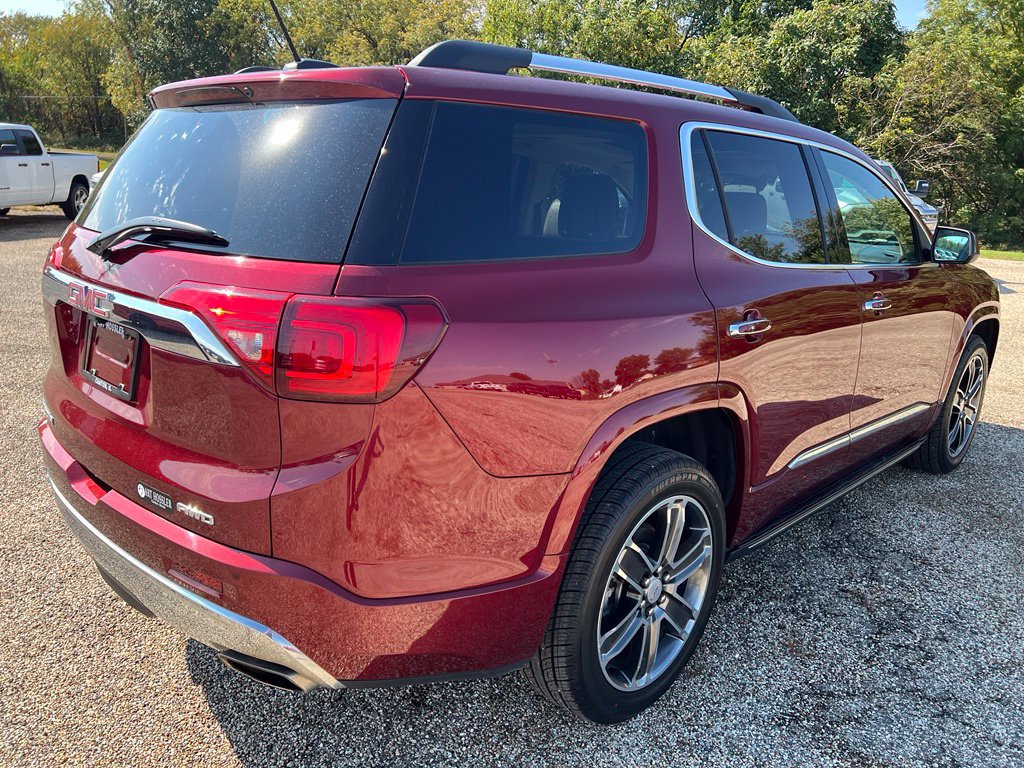 Used 2017 GMC Acadia Denali w/ Technology Package AWD/4WD image 3