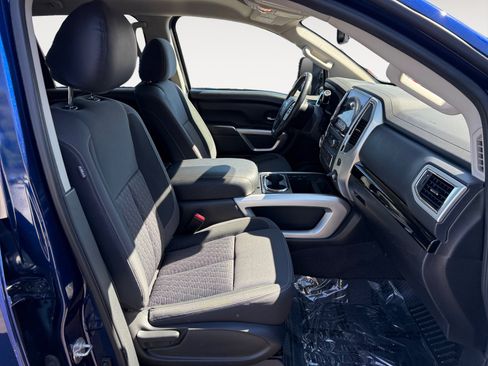 Used 2021 Nissan Titan SV w/ SV Convenience Package RWD image 19