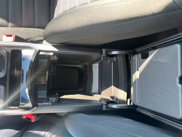 Used 2019 Ford Edge SE FWD image 21