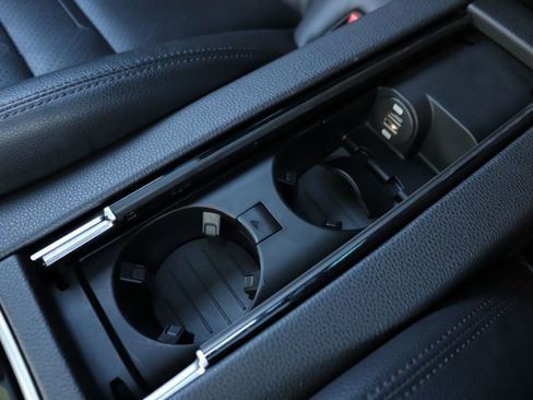 Used 2019 Porsche Panamera 4 image 67