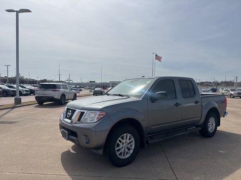 Used 2017 Nissan Frontier SV image 8