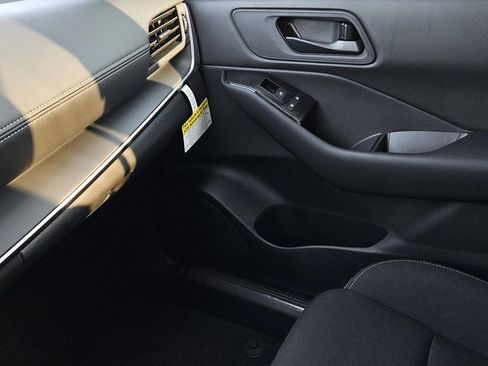 New 2026 Nissan Rogue S image 21