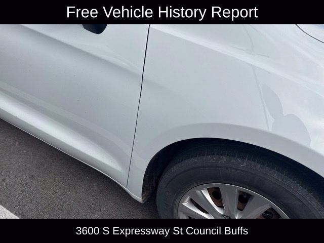 Used 2018 Chrysler Pacifica L FWD image 5