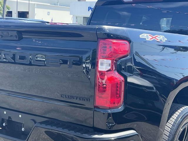 Certified 2022 Chevrolet Silverado 1500 Custom w/ LPO, Dark Essentials Package AWD/4WD image 11