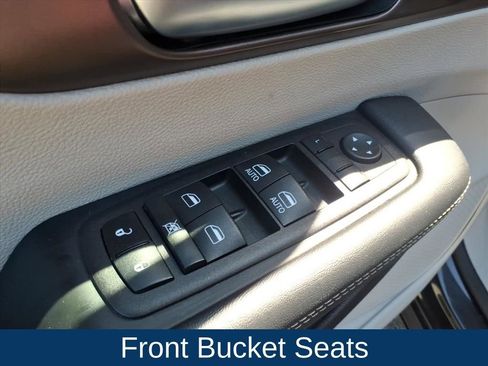 Used 2023 Chrysler Voyager LX FWD image 22