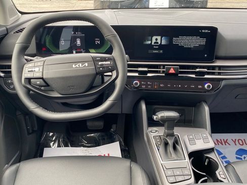 Used 2026 Kia Sportage EX w/ EX Panorama Roof Package image 9