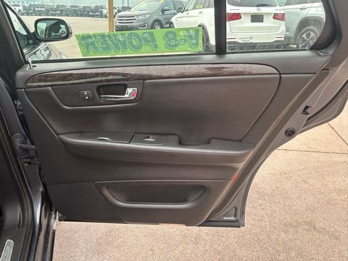 Used 2010 Cadillac DTS Luxury FWD image 15