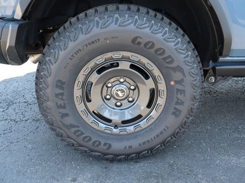 New 2025 Ford Bronco Badlands w/ Sasquatch Package AWD/4WD image 55