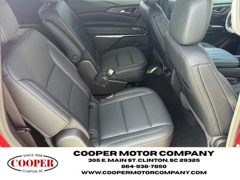 Used 2025 Chevrolet Traverse LT AWD/4WD image 15