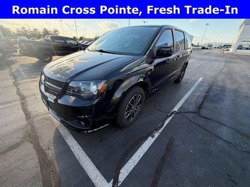Used 2017 Dodge Grand Caravan GT FWD image 1