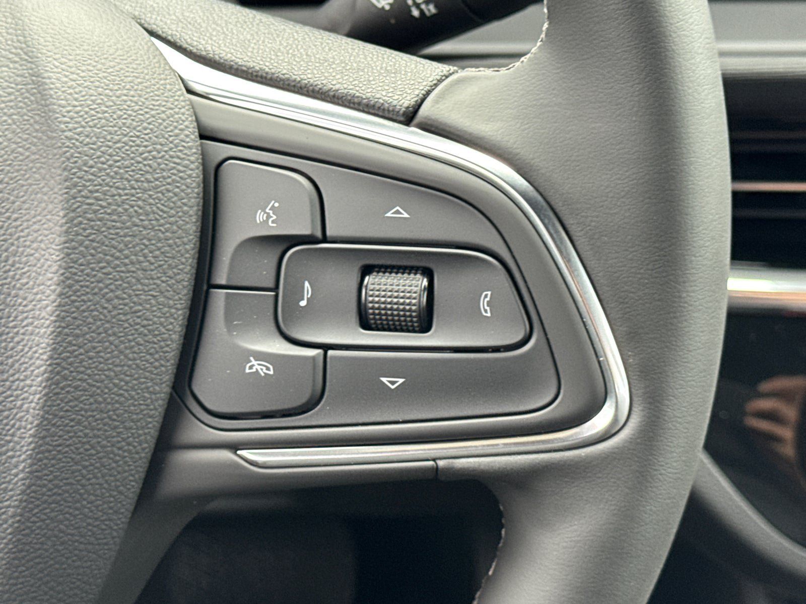 Used 2026 Buick Envista Sport Touring w/ Convenience I Package FWD image 24