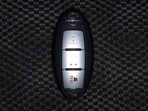 Used 2020 Nissan Rogue Sport SV image 32