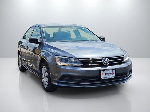 Used 2016 Volkswagen Jetta S image 3