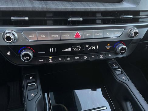 Used 2023 Kia Telluride EX image 20