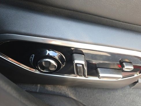 Used 2024 Jeep Grand Cherokee L Overland w/ Advanced Protech Group III image 27