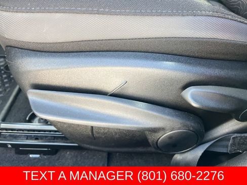 Used 2023 Jeep Renegade Latitude w/ Sun/Sound Group AWD/4WD image 14