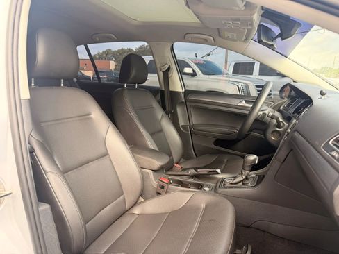 Used 2021 Volkswagen Golf 4-Door FWD image 30