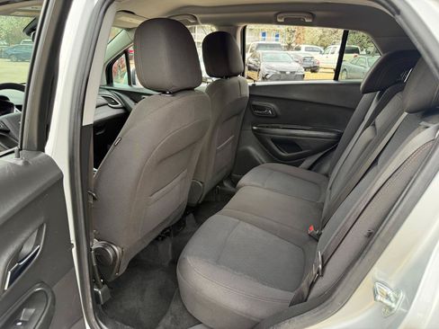 Used 2022 Chevrolet Trax LS w/ Tint and Cruise Package FWD image 12