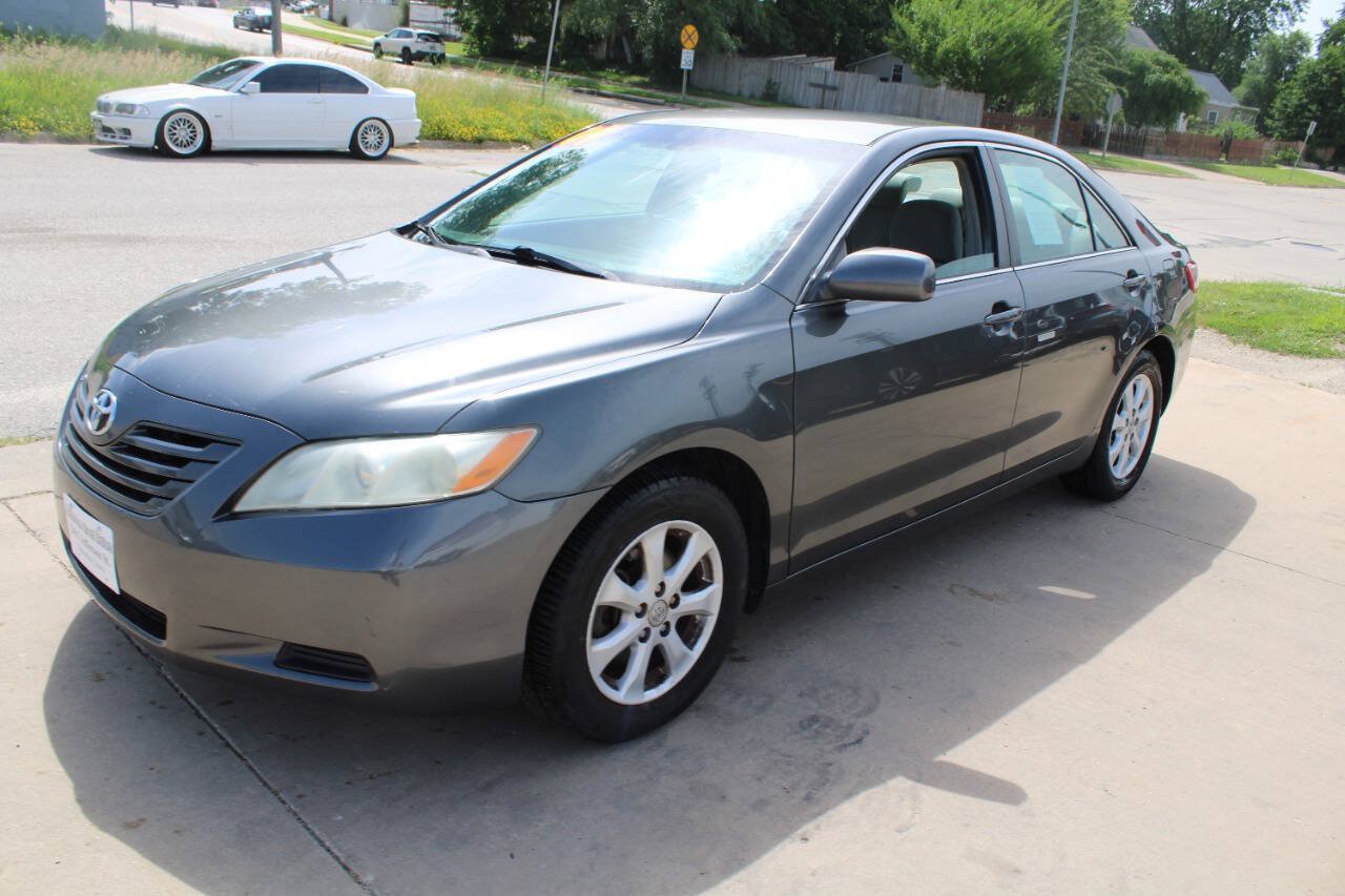 Used 2009 Toyota Camry LE FWD image 4